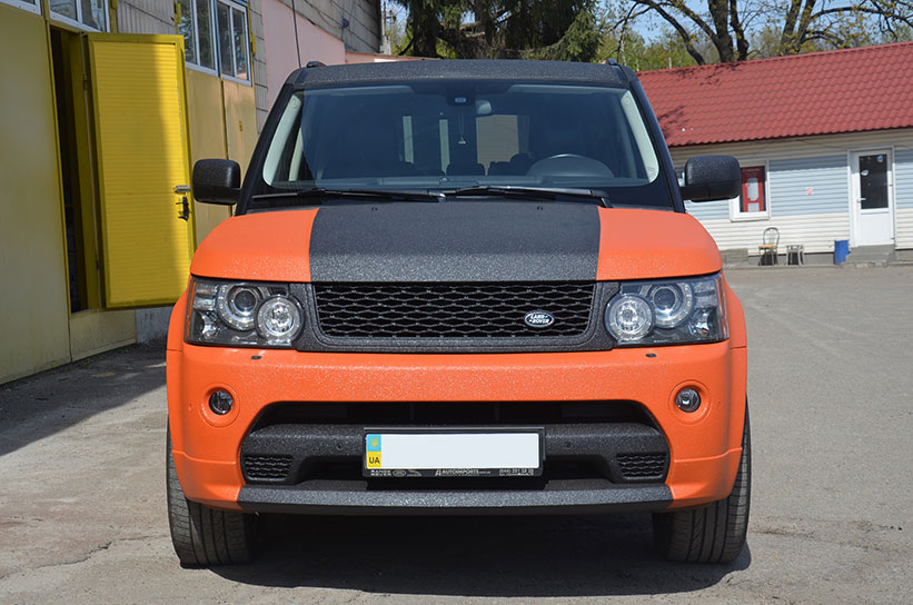 Эксклюзивная защита кузова внедорожника премиум класса Range Rover Sport полимерным покрытием Line-X