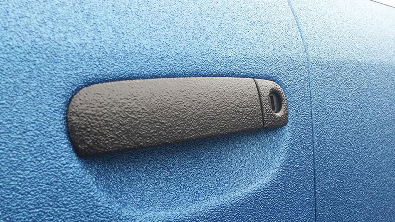 Защита кузова полноприводного универсала Audi Allroad от механических повреждений и коррозии полимерным покрытием Line-X