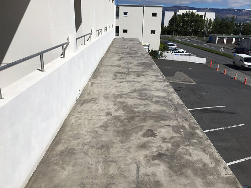 Гидро- теплоизоляция полимерным покрытием Line-X козырька торгового магазина