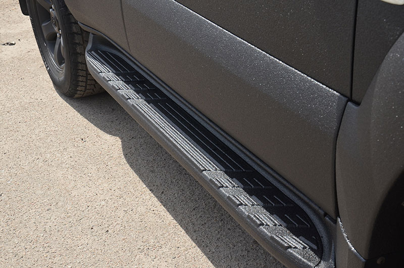 На фотографиях представлена наша последняя работа по стандартному пакету тюнинга внедорожника Prado 120, включающим в себя полную защиту кузов полимерным покрытием Line-X, окраску дисков, удаление хрома и чернение фар