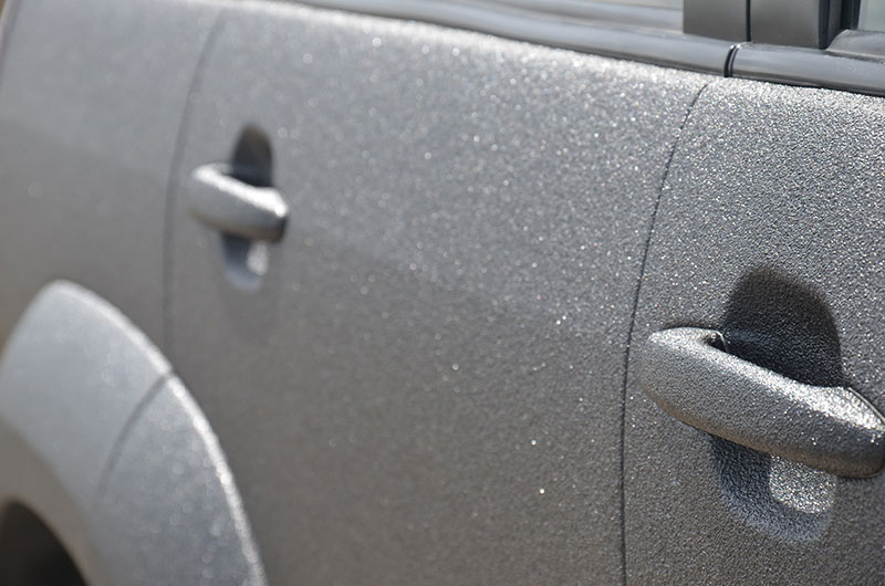 На фотографиях представлена наша последняя работа по стандартному пакету тюнинга внедорожника Prado 120, включающим в себя полную защиту кузов полимерным покрытием Line-X, окраску дисков, удаление хрома и чернение фар