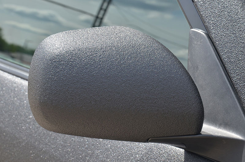 На фотографиях представлена наша последняя работа по стандартному пакету тюнинга внедорожника Prado 120, включающим в себя полную защиту кузов полимерным покрытием Line-X, окраску дисков, удаление хрома и чернение фар