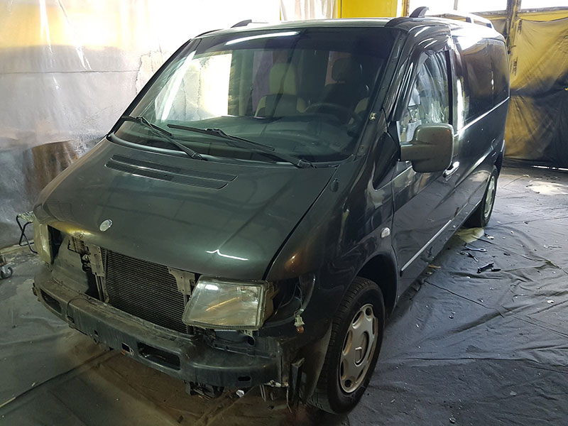 Защита микроавтобуса Mercedes Vito от механических повреждений и коррозии путем нанесения полимерного покрытия Line-X.