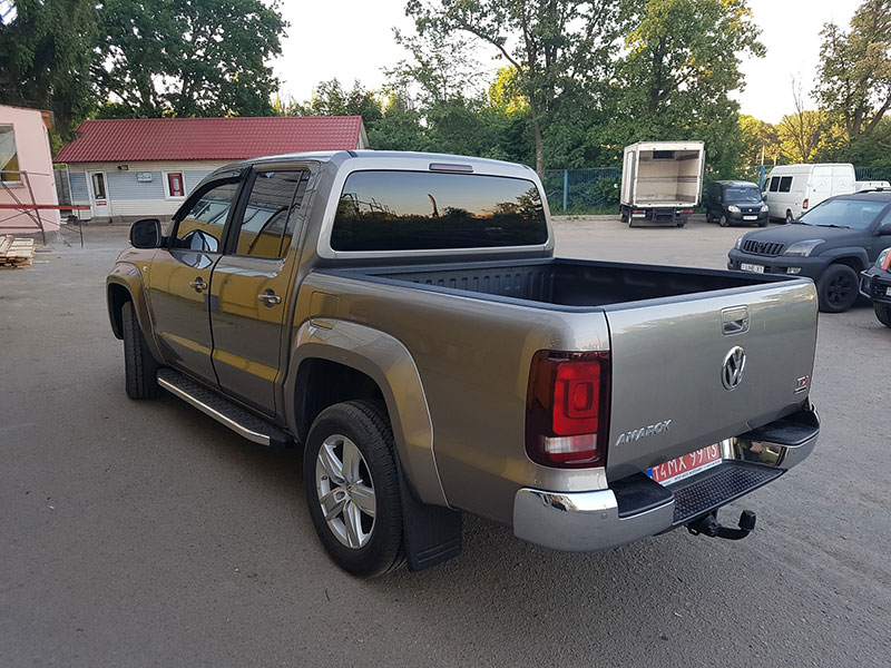 Защита грузового отделения кузова пикапа Volkswagen Amarok полимерным покрытием Line-X