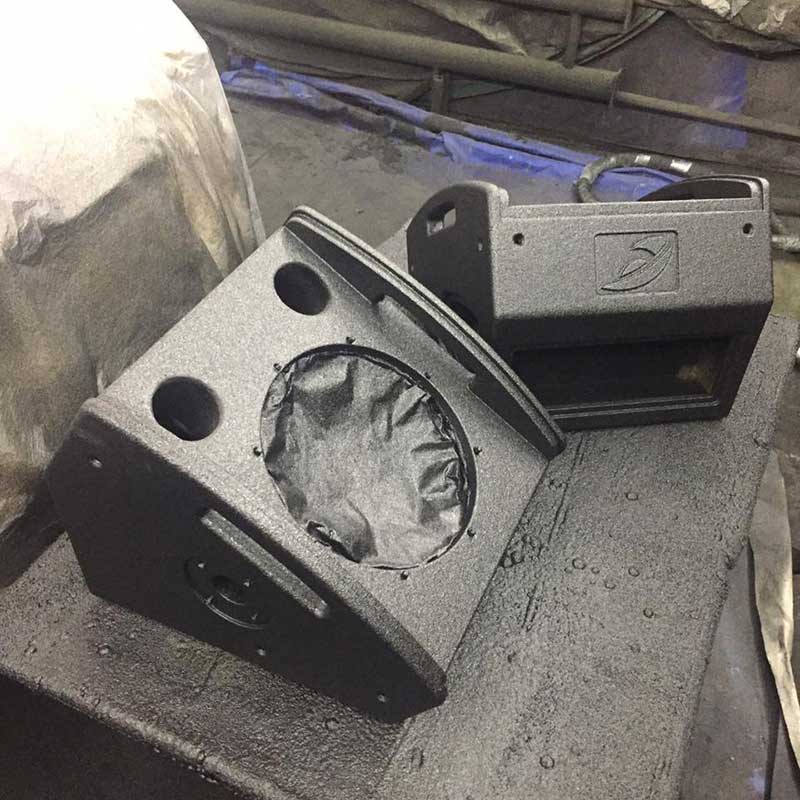 Защита корпуса аудиоколонок и мониторов полимерным покрытием Line-X