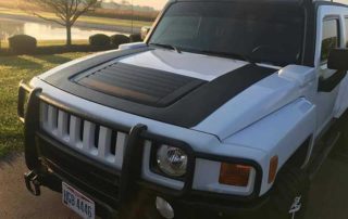 Окраска аксессуаров и элементов кузова полноприводного внедорожника Hummer H3 защитным полимерным покрытием Line-X.