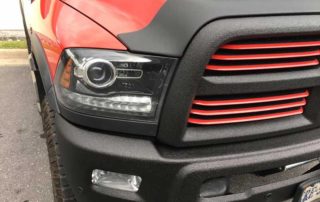 Удаление хрома с бамперов и решётки радиатора с последующей окраской защитным полимерным покрытием Line-X.