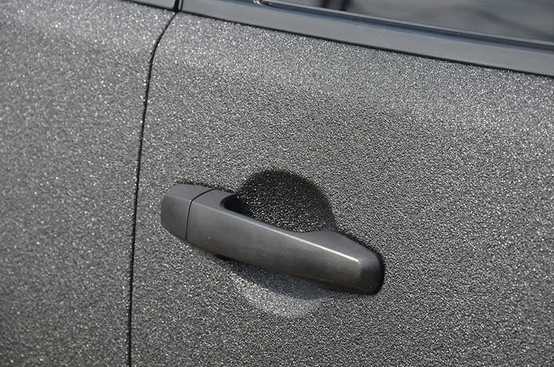 Работа компании «Армлайн»: защита кузова внедорожника Mitsubishi Pajero Sport полимерным покрытием Line-X от механических повреждений и коррозии.