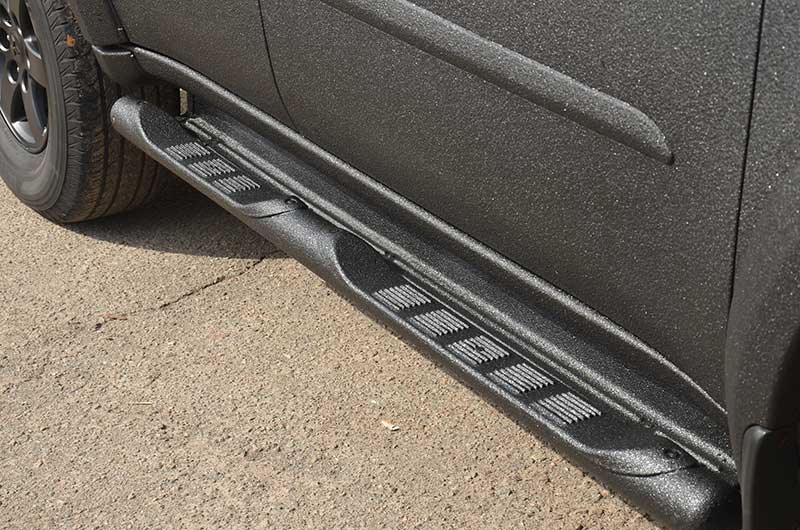 Работа компании «Армлайн»: защита кузова внедорожника Mitsubishi Pajero Sport полимерным покрытием Line-X от механических повреждений и коррозии.