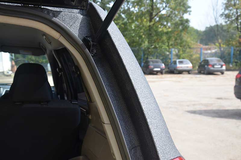 Работа компании «Армлайн»: защита кузова внедорожника Mitsubishi Pajero Sport полимерным покрытием Line-X от механических повреждений и коррозии.