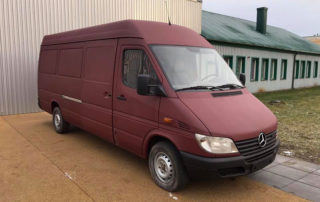 Антикоррозийная защита фургона Mercedes-Benz Sprinter полимерным покрытием Line-X.