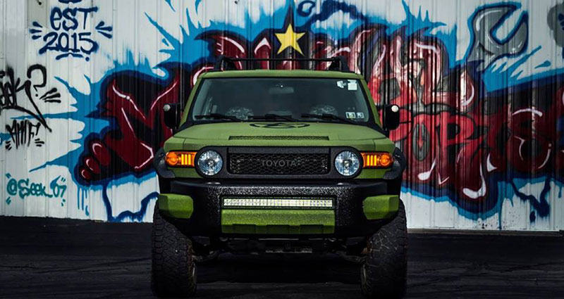 внедорожник Toyota FJ Cruiser в защитном полимерном покрытие Line-X! 