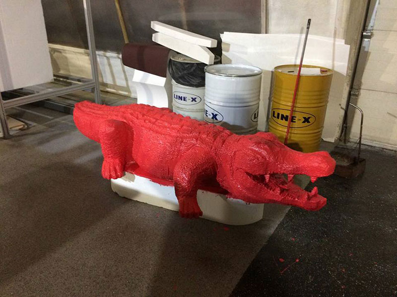 Полимерное покрытие Line-X – надежная защита легких и хрупких конструкций из пенопласта и других типов вспененных пластмасс, от неблагоприятных погодных условий и действий вандалов.