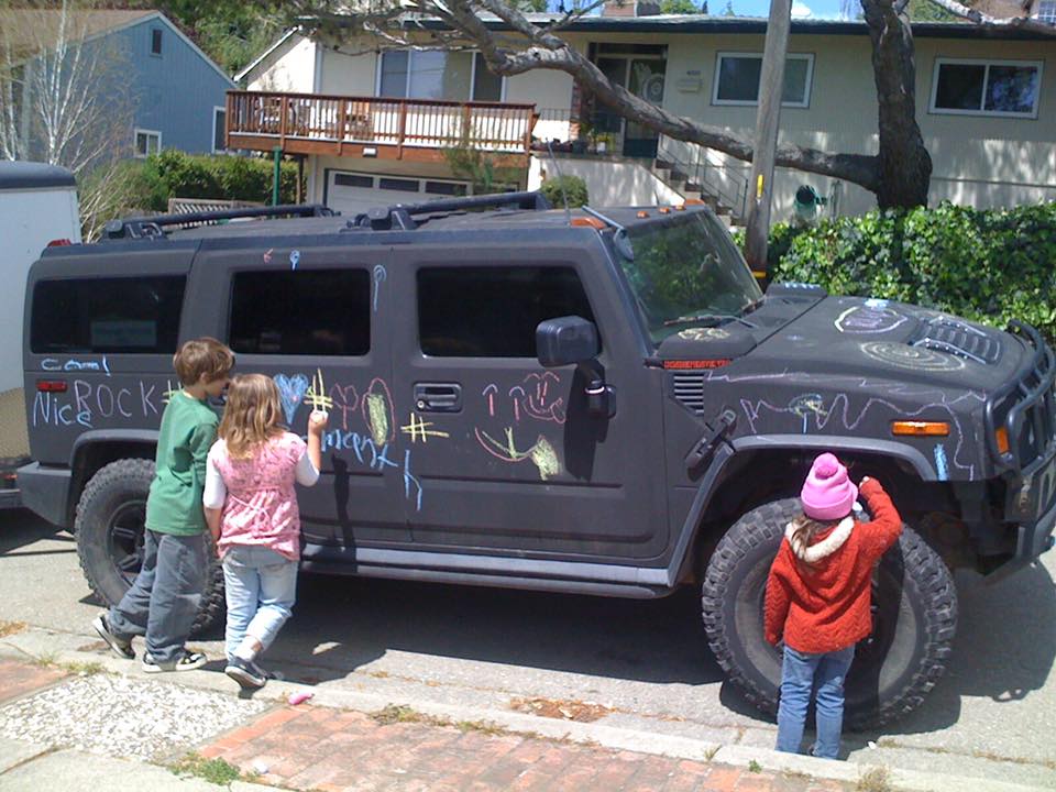 Защита автомобиля от вандализма полимерным покрытием Line-X