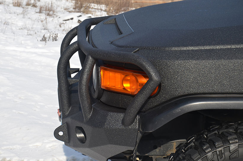 Защита кузова внедорожника Toyota FJ Cruiser полимерным покрытием Line-X от царапин и коррозии