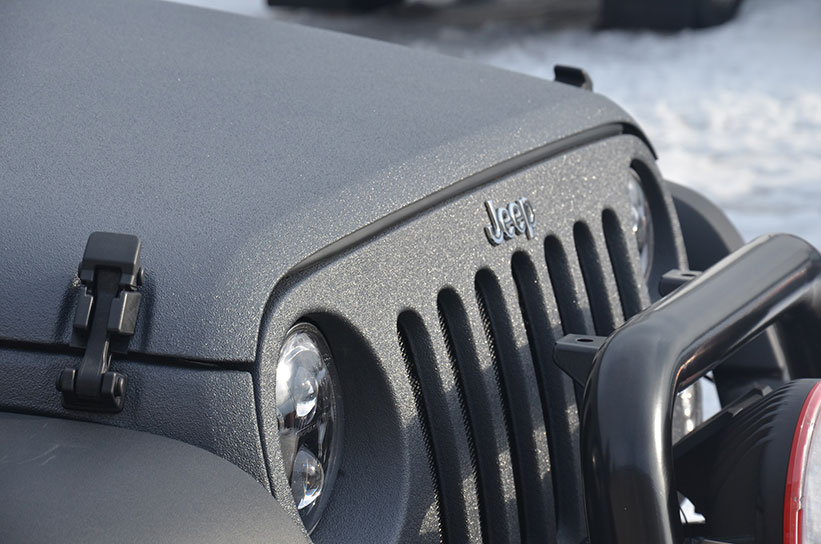 Тюнинг и защита кузова внедорожника Jeep Wrangler полимерным покрытием Line-X