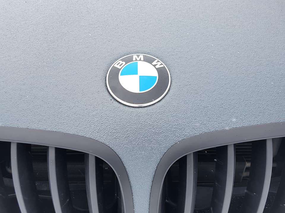 Защита кузова кроссовера BMW X6 полимерным покрытием Line-X, от сколов, царапин и коррозии