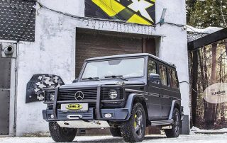 Защита кузова внедорожника Mercedes-Benz Gelandewagen полимерным покрытием Line-X от ударов, царапин и ржавчины