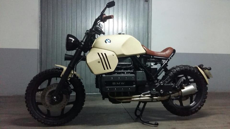 Защита мотоцикла BMW полимерным покрытием Line-X от ударов, царапин и коррозии.