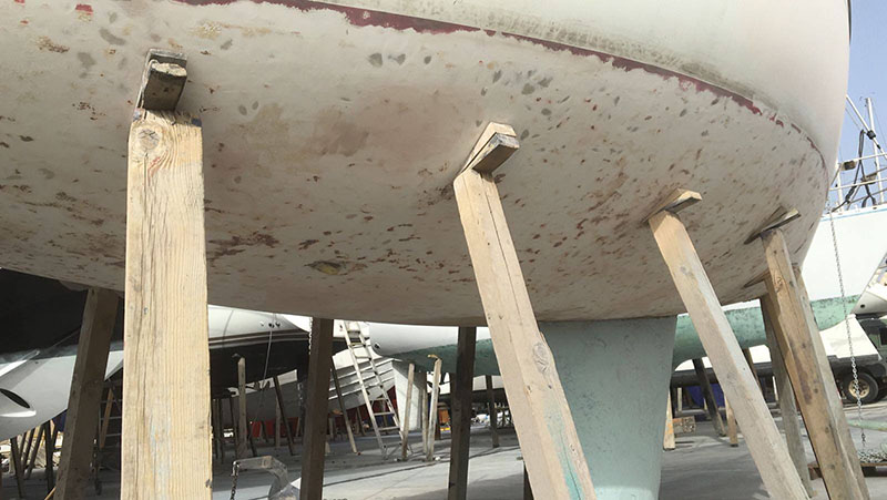 Защита днищ яхт, катеров, лодок и кораблей полимерным покрытием Line-X от механических повреждений и обрастания