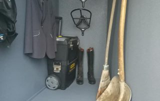 Защита сараев, кладовок и других помещений для хранения инструментов полимерным покрытием Line-X от механических повреждений и протекания