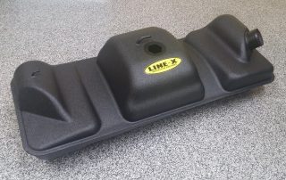 Ремонт бензобака автомобиля полимерным покрытием Line-X, защита от ржавчины и ударов, гидроизоляция