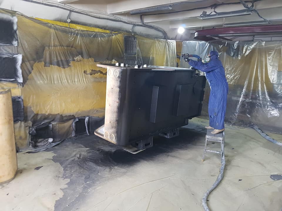 Защита кемперов полимерным покрытием Line-X от механических повреждений, гидро и термоизоляция.