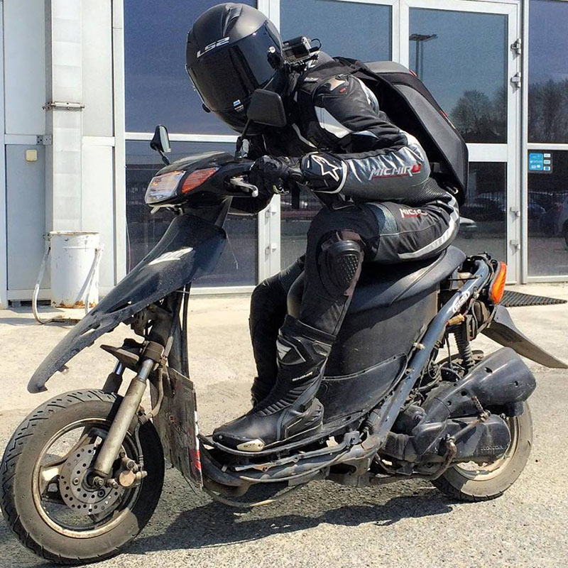 Полимерное покрытие Line-X – универсальное средство для защиты кузовных деталей и навесных аксессуаров любого автомобиля от ударов, царапин и образования коррозииvvvvvv