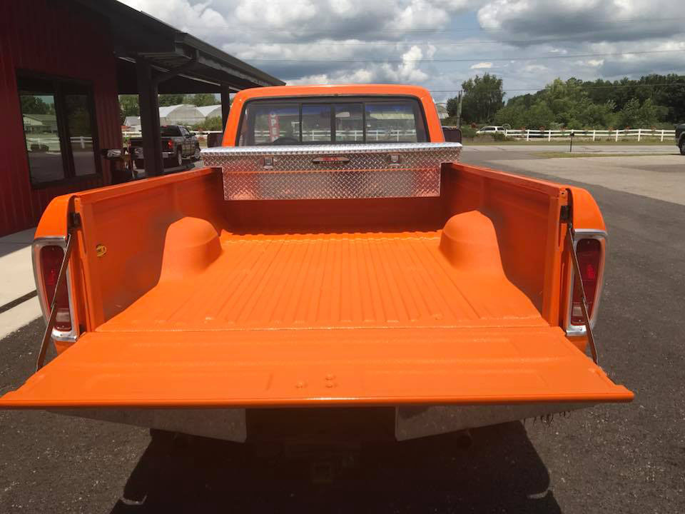 Защита кузова грузового отдела пикапа полимерным покрытием Line-X от механических повреждений и коррозии