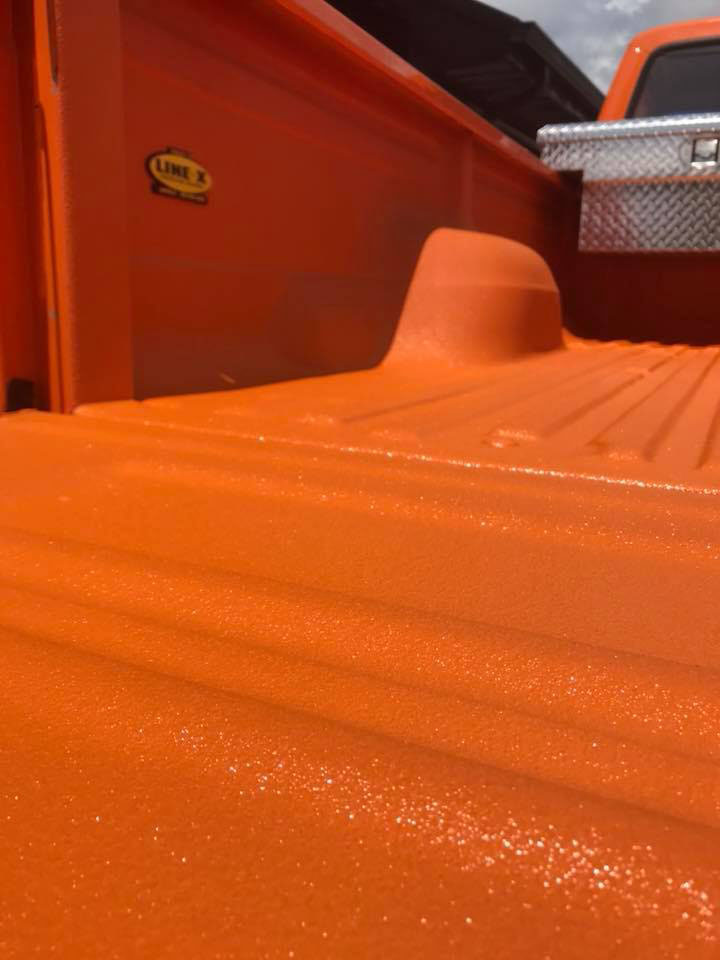 Защита кузова грузового отдела пикапа полимерным покрытием Line-X от механических повреждений и коррозии