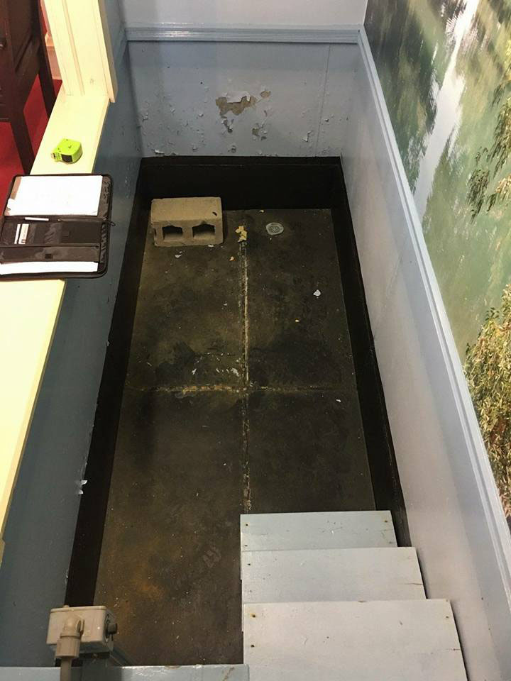 Защита купелей, бассейнов полимерным покрытием Line-X, гидроизоляция 