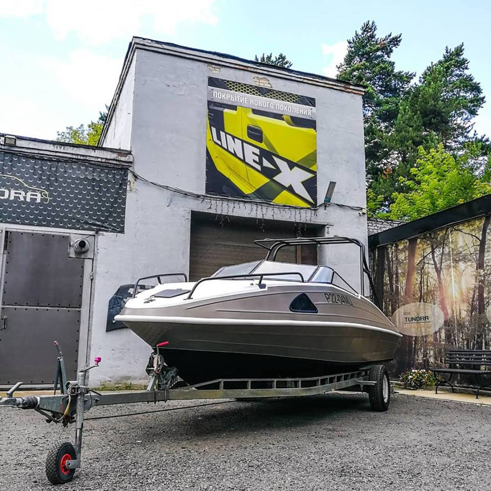 Защита катеров и яхт полимерным покрытием Line-X от механических повреждений и коррозии