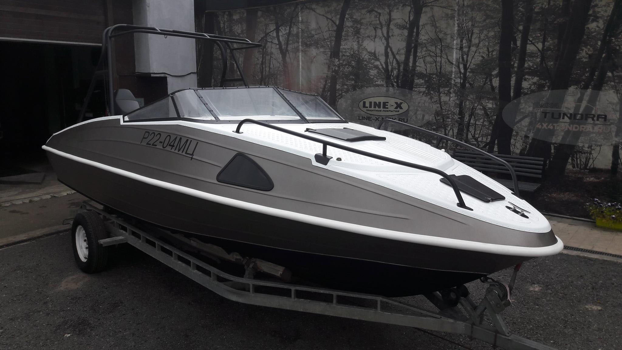 Защита катеров и яхт полимерным покрытием Line-X от механических повреждений и коррозии