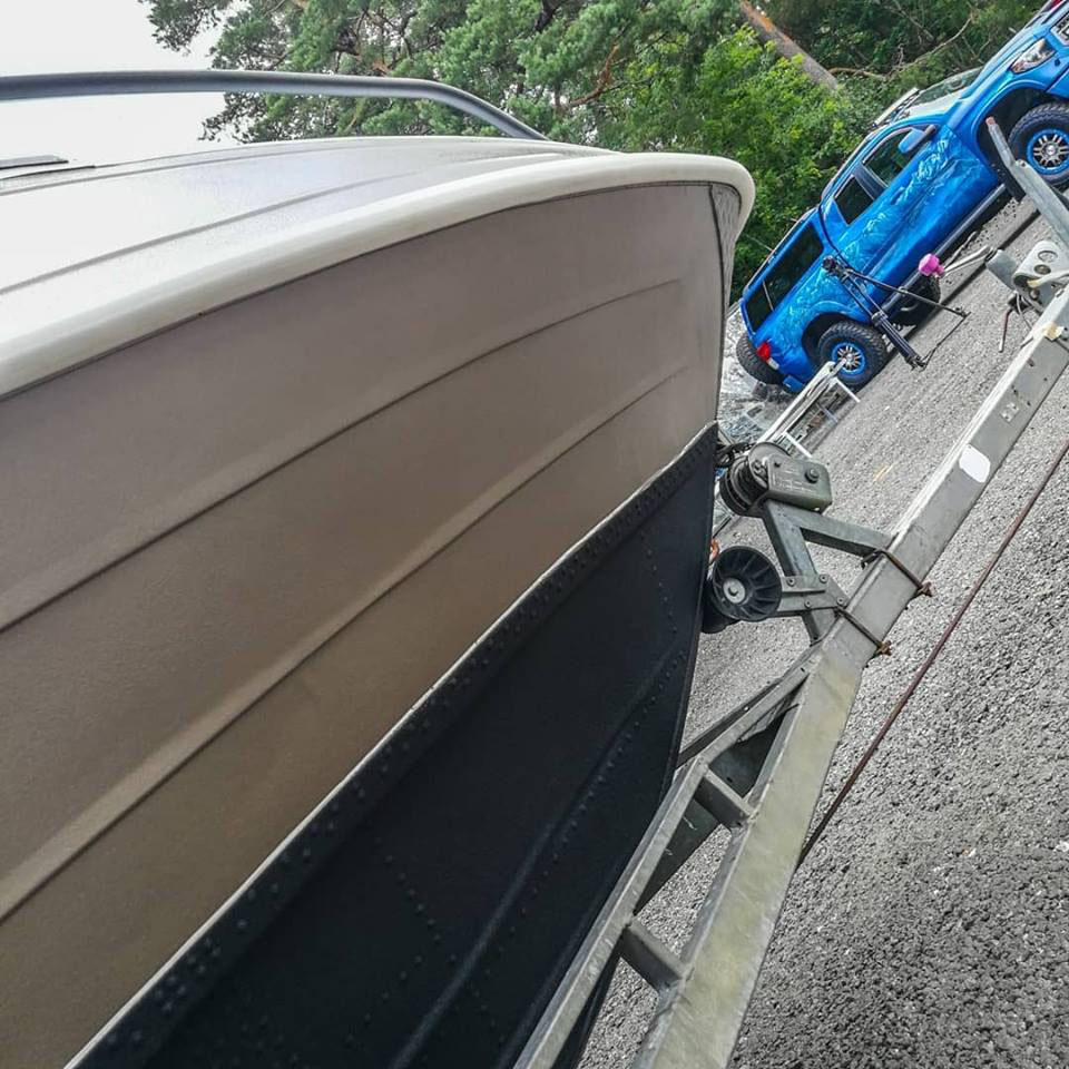 Защита катеров и яхт полимерным покрытием Line-X от механических повреждений и коррозии