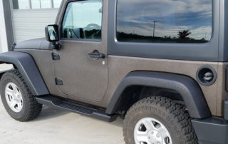 Защита кузова внедорожника Jeep Wrangler полимерным покрытием Line-X от механических повреждений и коррозии