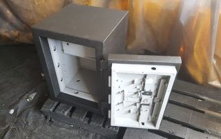 Защита несгораемого сейфа покрытием Line-X от царапин и коррозии