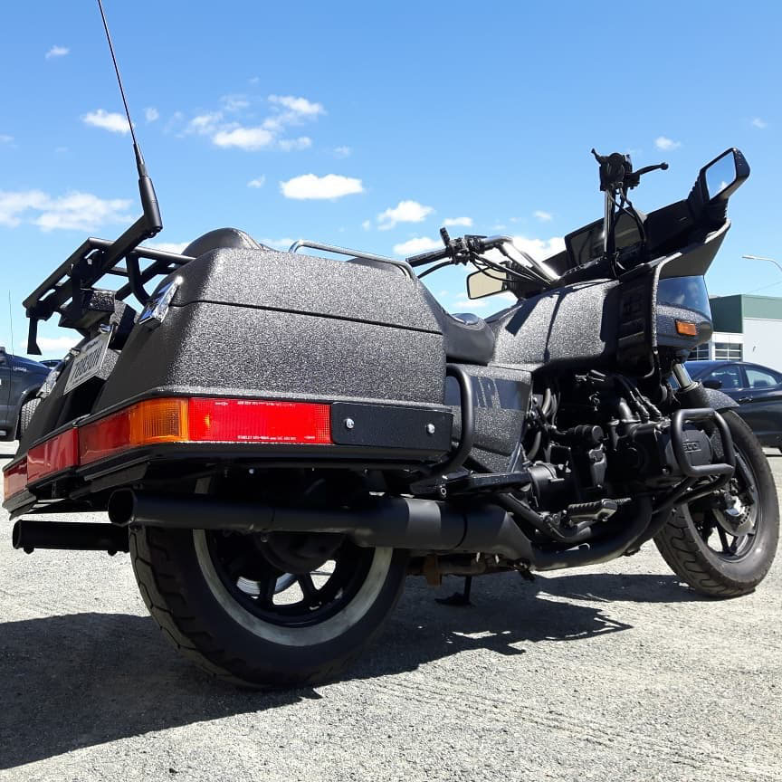 Косметический ремонт видавшего виды двухколесного супертяжёлого круизера с использованием защитного полимерного покрытия Line-X