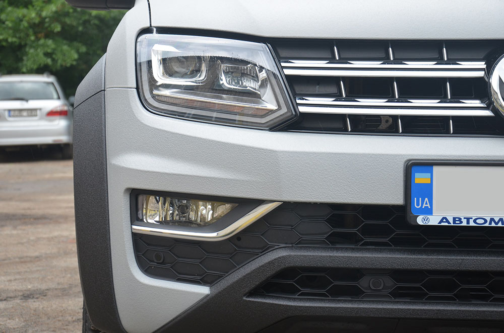 полностью окрашенный защитным покрытием Line-X пикап Volkswagen Amarok