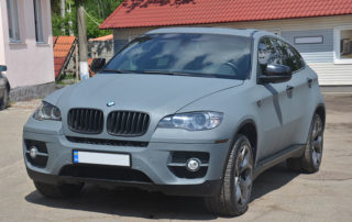Защита кроссовера BMW X6 полимерным покрытием Line-X от механических повреждении коррозии