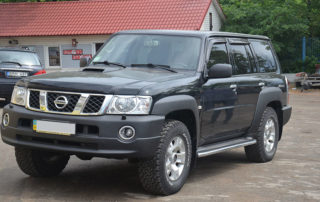 Защита начесных аксессуаров внедорожника Nissan Patrol полимерным покрытием Line-X от сколов, ударов и царапин