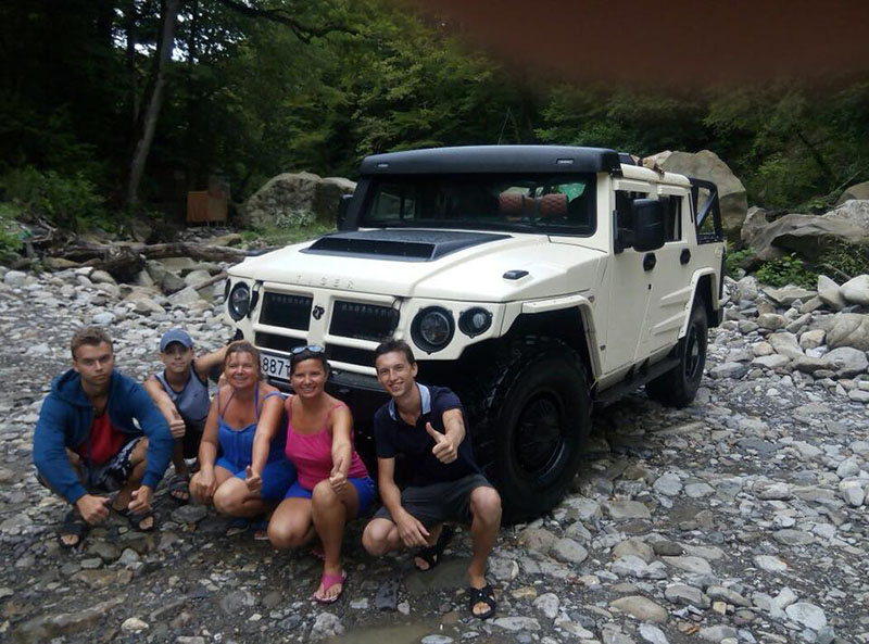 Защита кузова внедорожника «Тигр» полимерным покрытием Line-X от ударов, царапин и коррозии