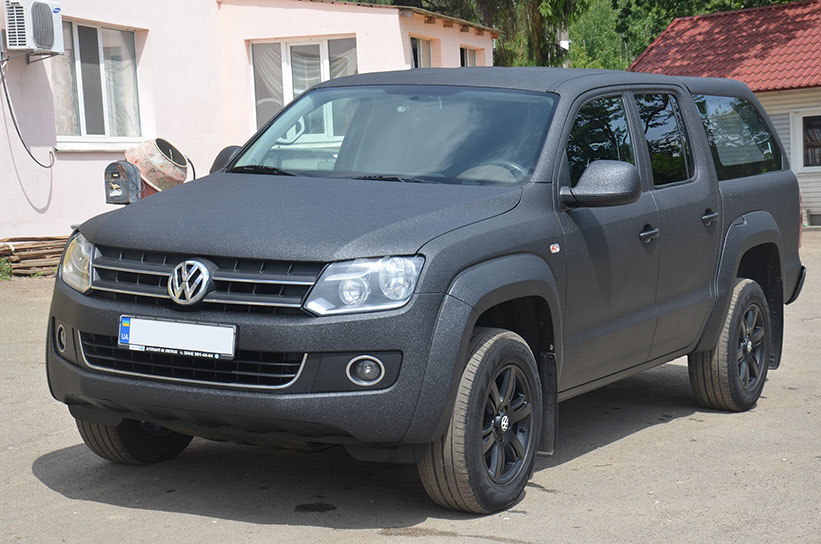 Защита кузова Volkswagen Amarok полимерным покрытием Line-X от механических повреждений и коррозии