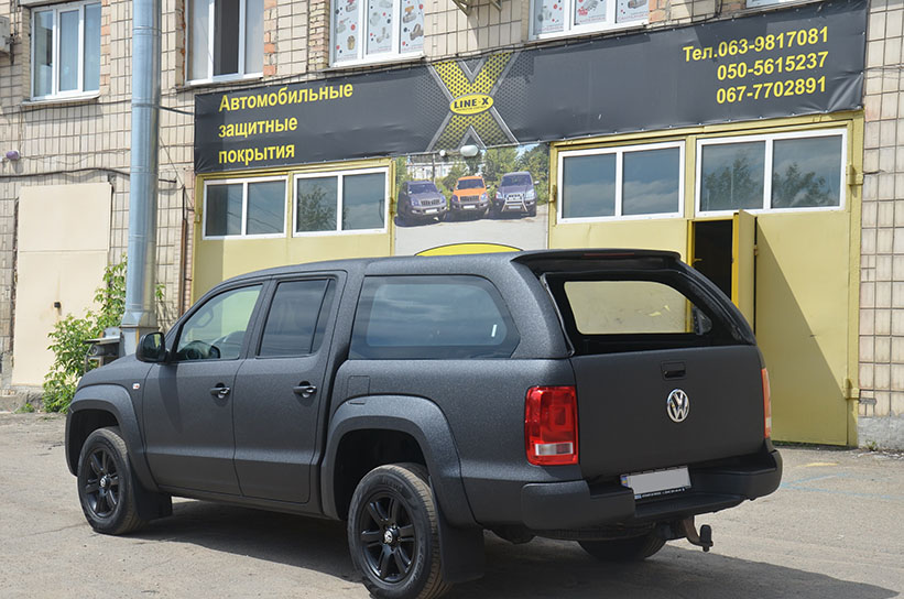 Защита кузова Volkswagen Amarok полимерным покрытием Line-X от механических повреждений и коррозии