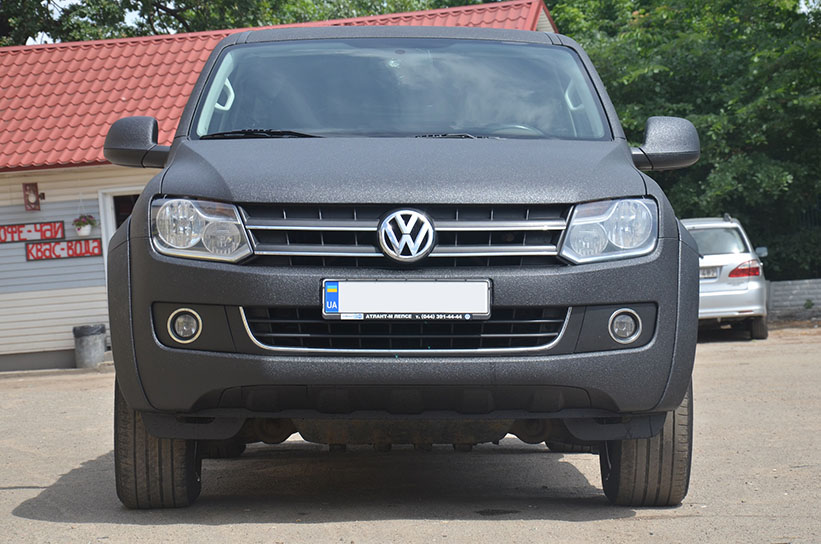 Защита кузова Volkswagen Amarok полимерным покрытием Line-X от механических повреждений и коррозии