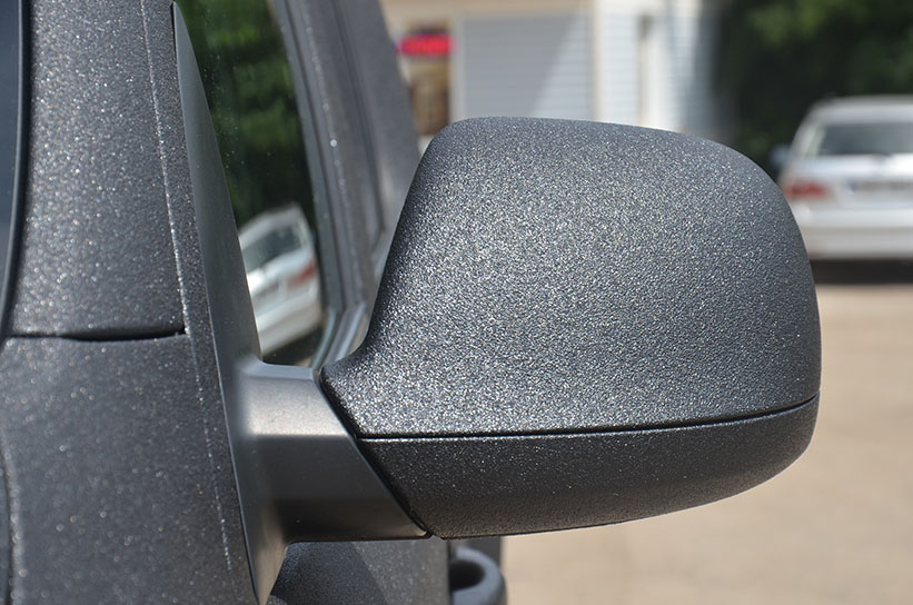 Защита кузова Volkswagen Amarok полимерным покрытием Line-X от механических повреждений и коррозии