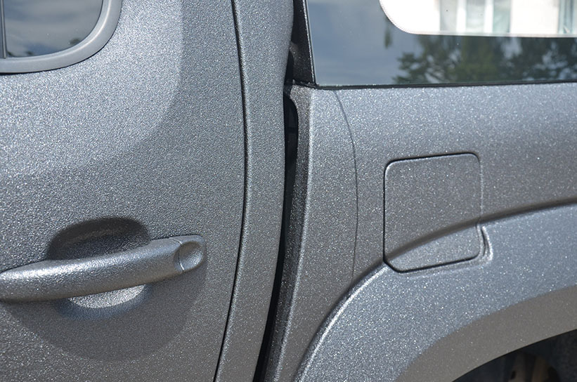 Защита кузова Volkswagen Amarok полимерным покрытием Line-X от механических повреждений и коррозии