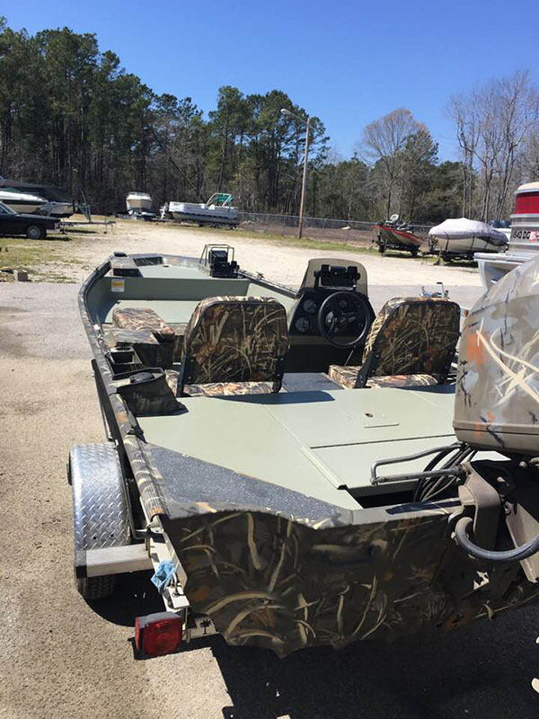 Line-X - гидроизоляция моторных лодок, защита палубы, антискользящее покрытие