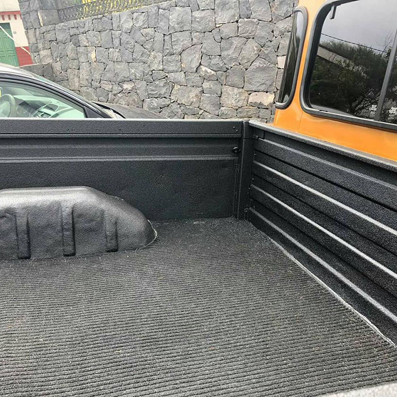 Защитное покрытие Line-X на элементах кузова и багажника пикапов Land Rover Defender