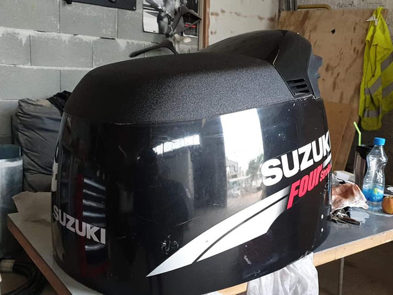 ремонт корпуса лодочного мотора с помощью покрытия Line-X