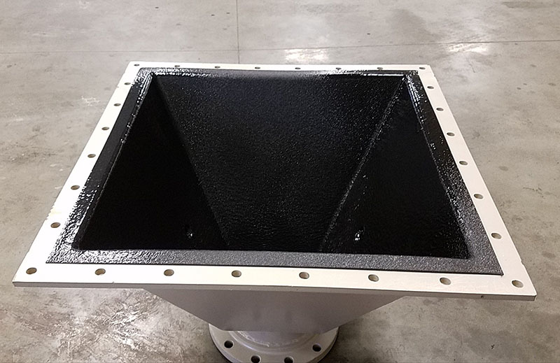 Защита полимерным покрытием Line-X от повреждения абразивом воронки элеватора для просеивания песка